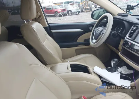 2015 Toyota Highlander Xle V6 z USA, uszkodzony, nr VIN 5TDJKRFH0FS213309